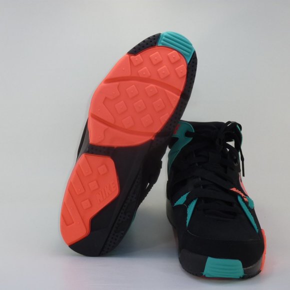 mens black nike trainers size 11